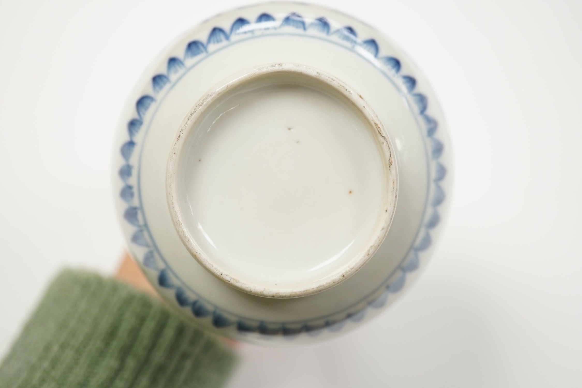 A small Chinese blue and white vase, late 19th century 15.5cm